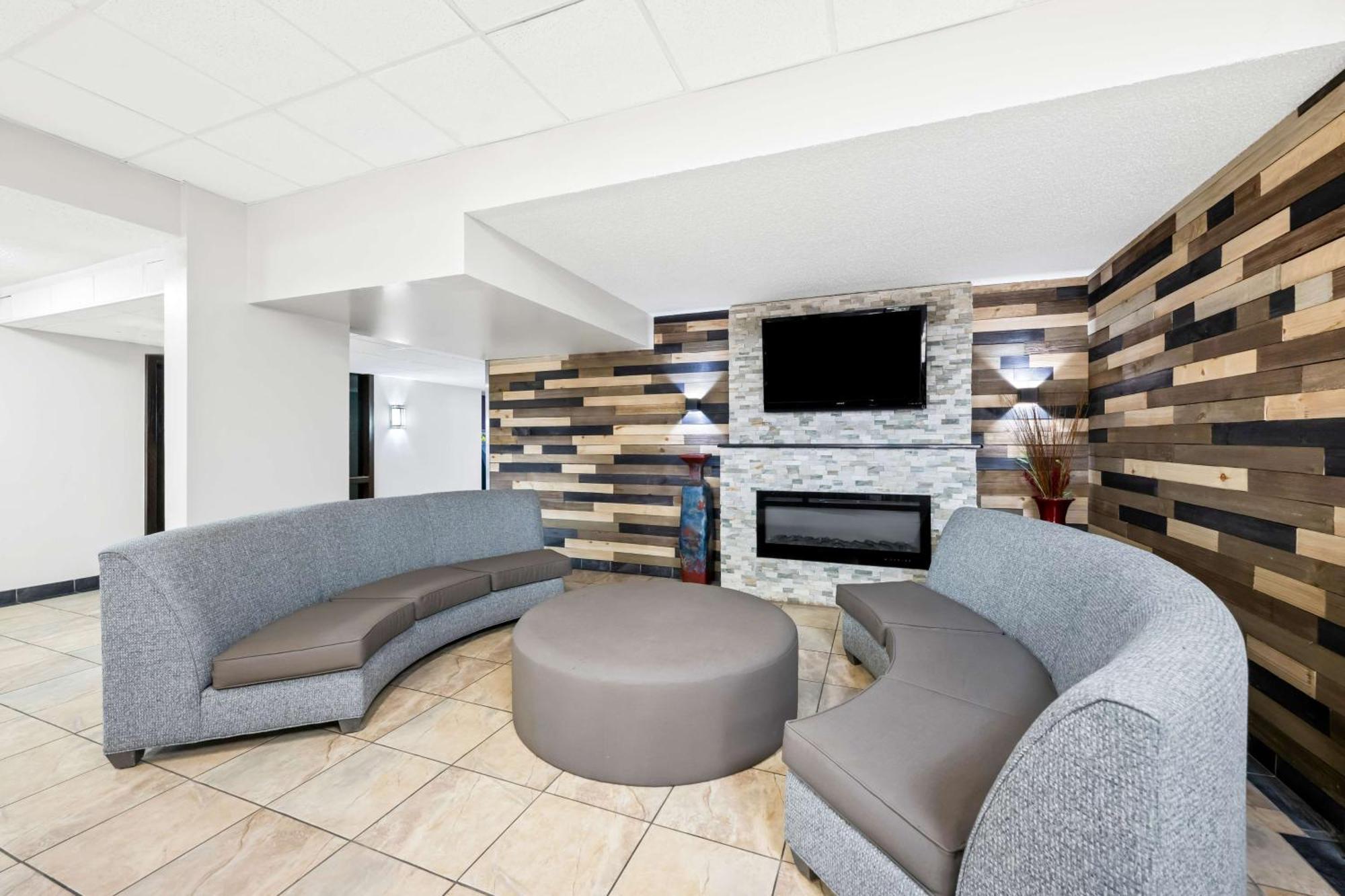 Surestay Plus Hotel By Best Western Lubbock Medical Center Eksteriør bilde