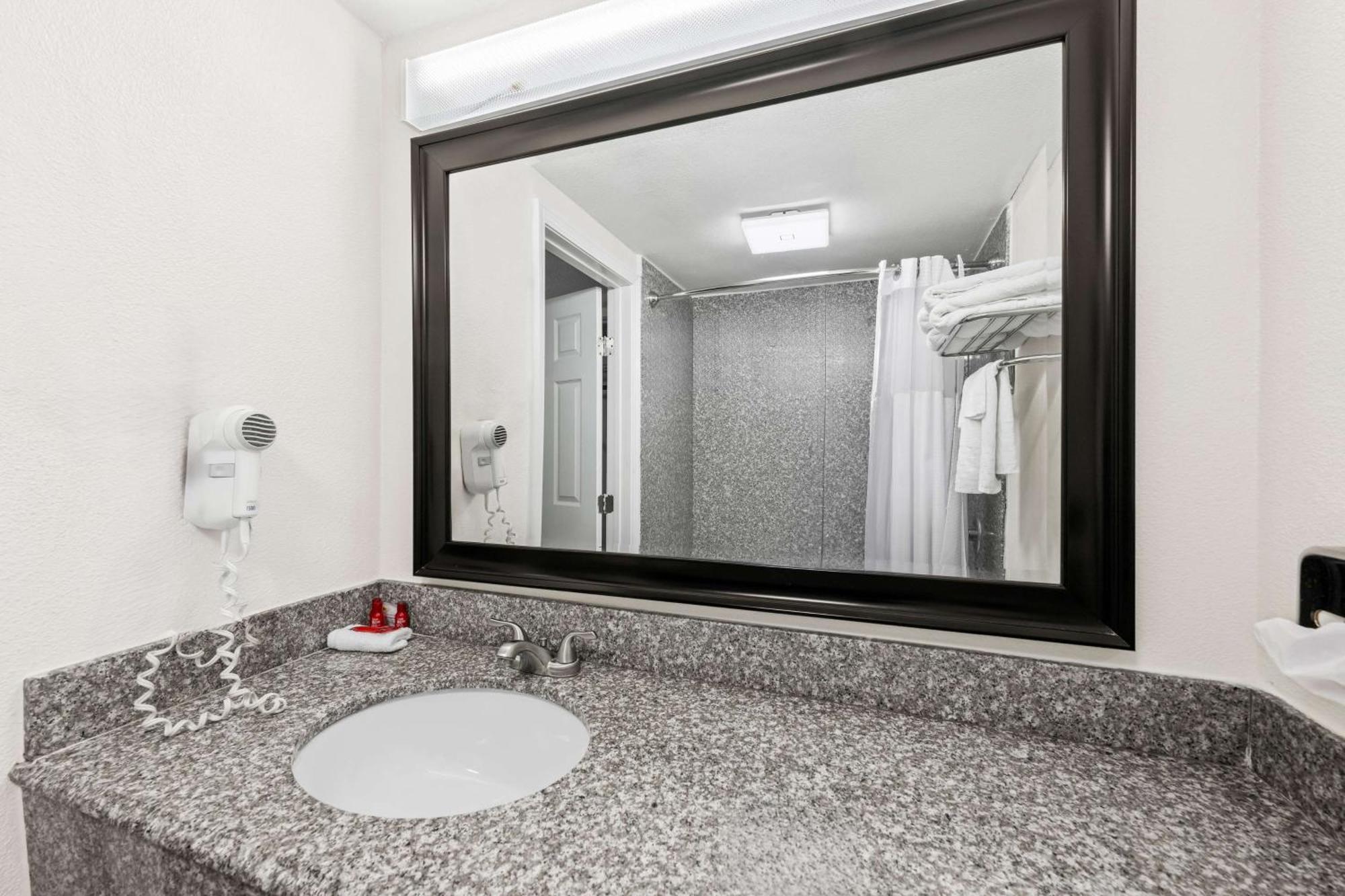 Surestay Plus Hotel By Best Western Lubbock Medical Center Eksteriør bilde