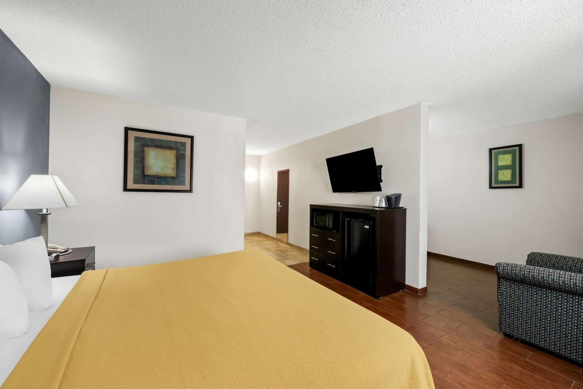 Surestay Plus Hotel By Best Western Lubbock Medical Center Eksteriør bilde