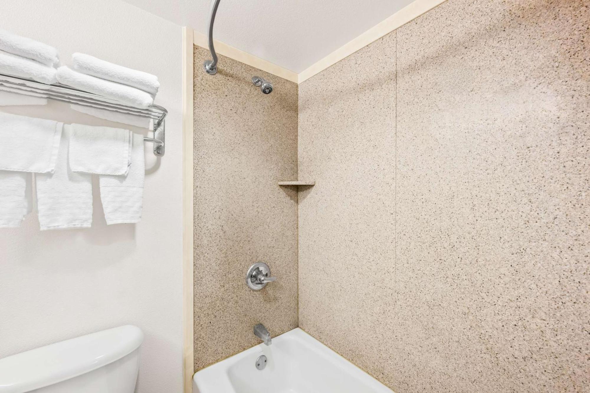 Surestay Plus Hotel By Best Western Lubbock Medical Center Eksteriør bilde