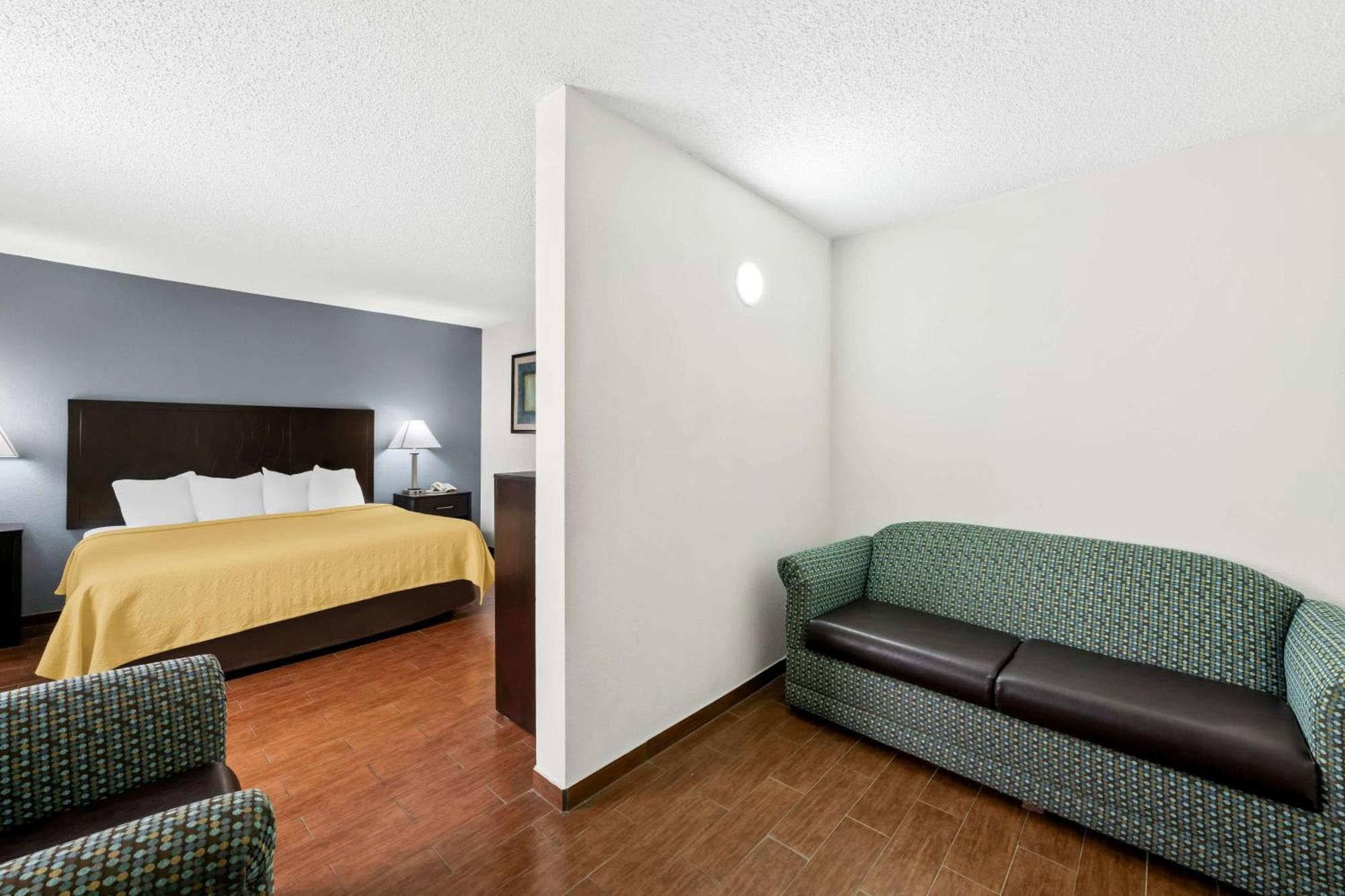 Surestay Plus Hotel By Best Western Lubbock Medical Center Eksteriør bilde