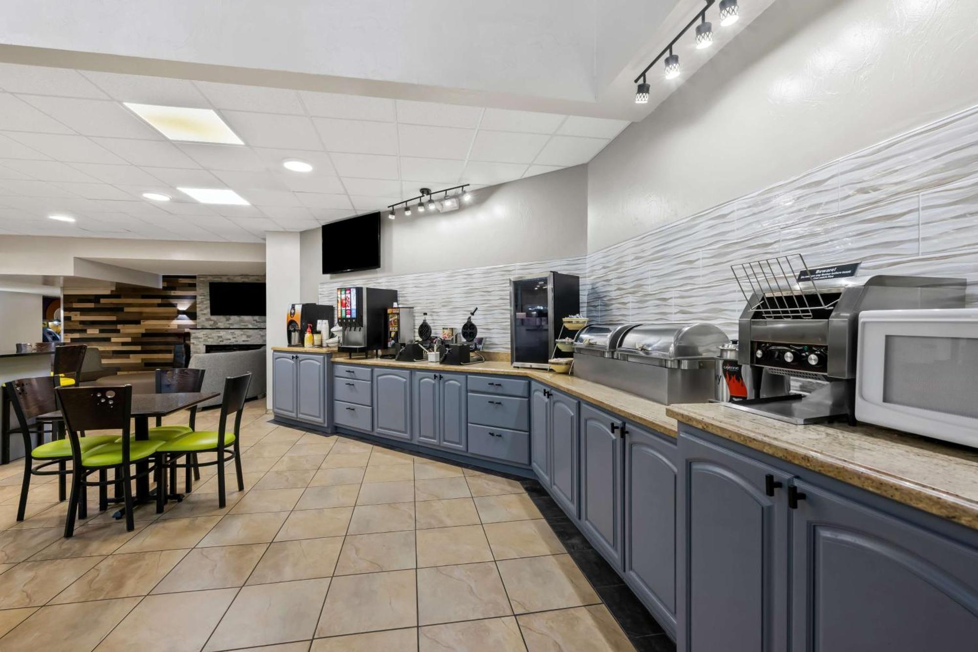 Surestay Plus Hotel By Best Western Lubbock Medical Center Eksteriør bilde