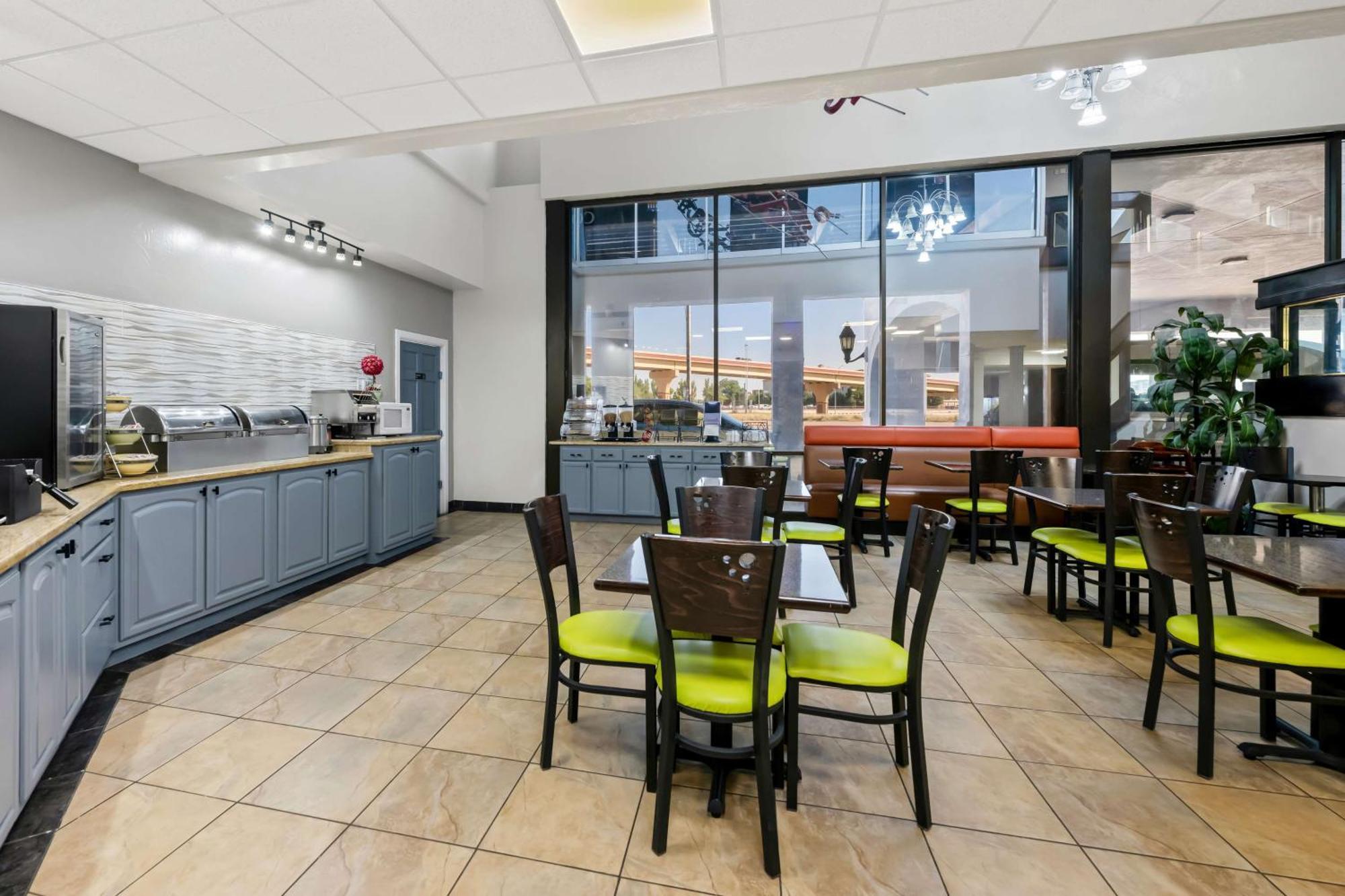 Surestay Plus Hotel By Best Western Lubbock Medical Center Eksteriør bilde