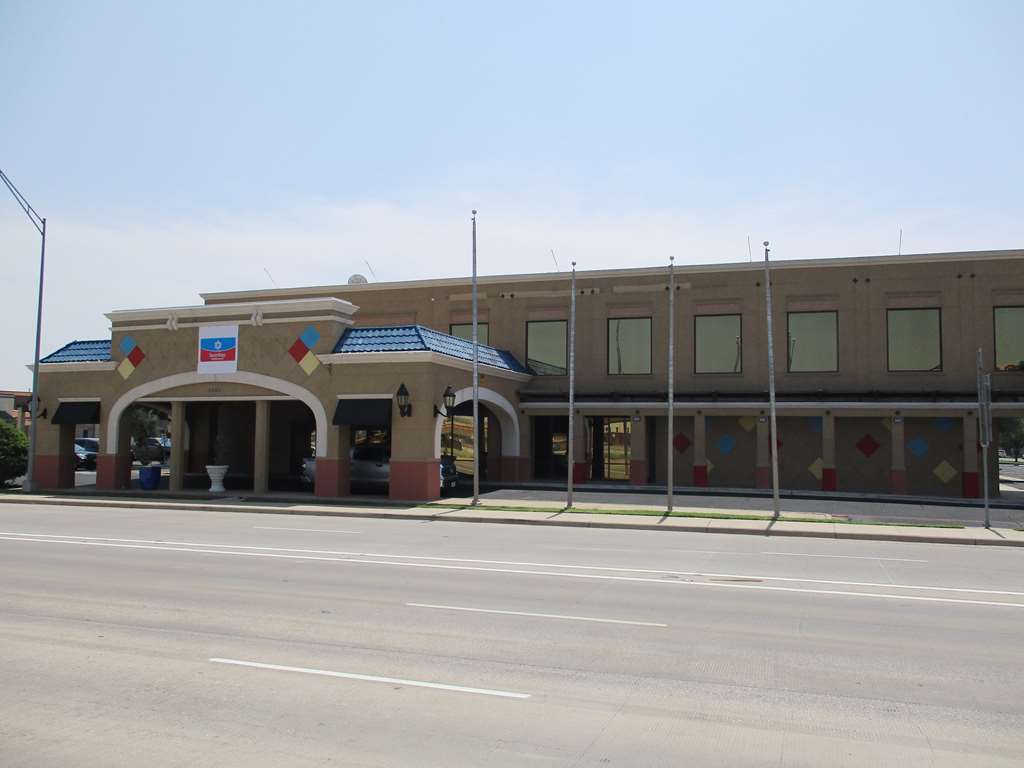 Surestay Plus Hotel By Best Western Lubbock Medical Center Eksteriør bilde