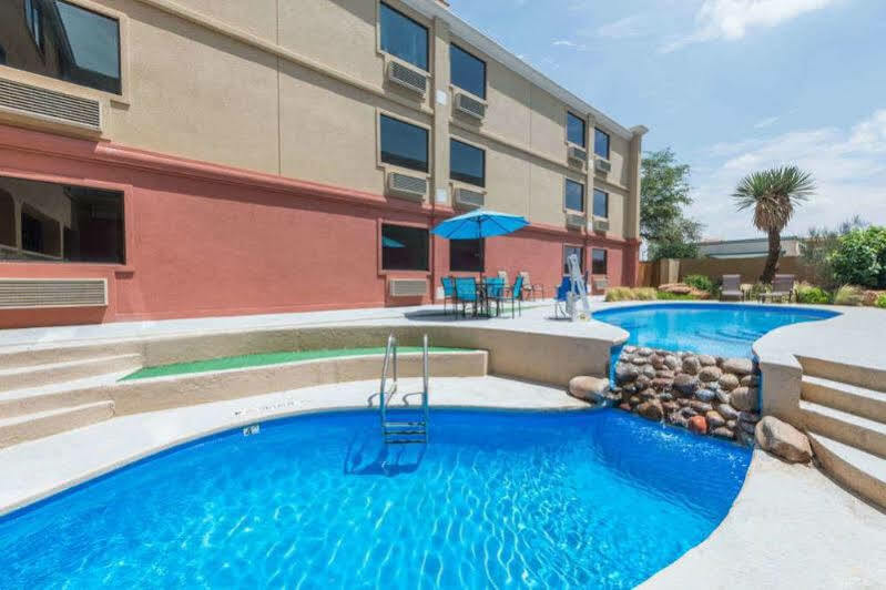 Surestay Plus Hotel By Best Western Lubbock Medical Center Eksteriør bilde